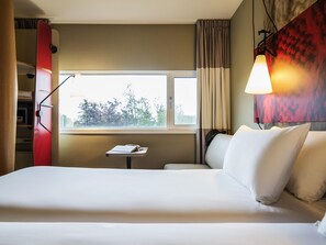 Superior Room, 2 Single Beds - Hotel ibis Schiphol Amsterdam Airport (Badhoevedorp)