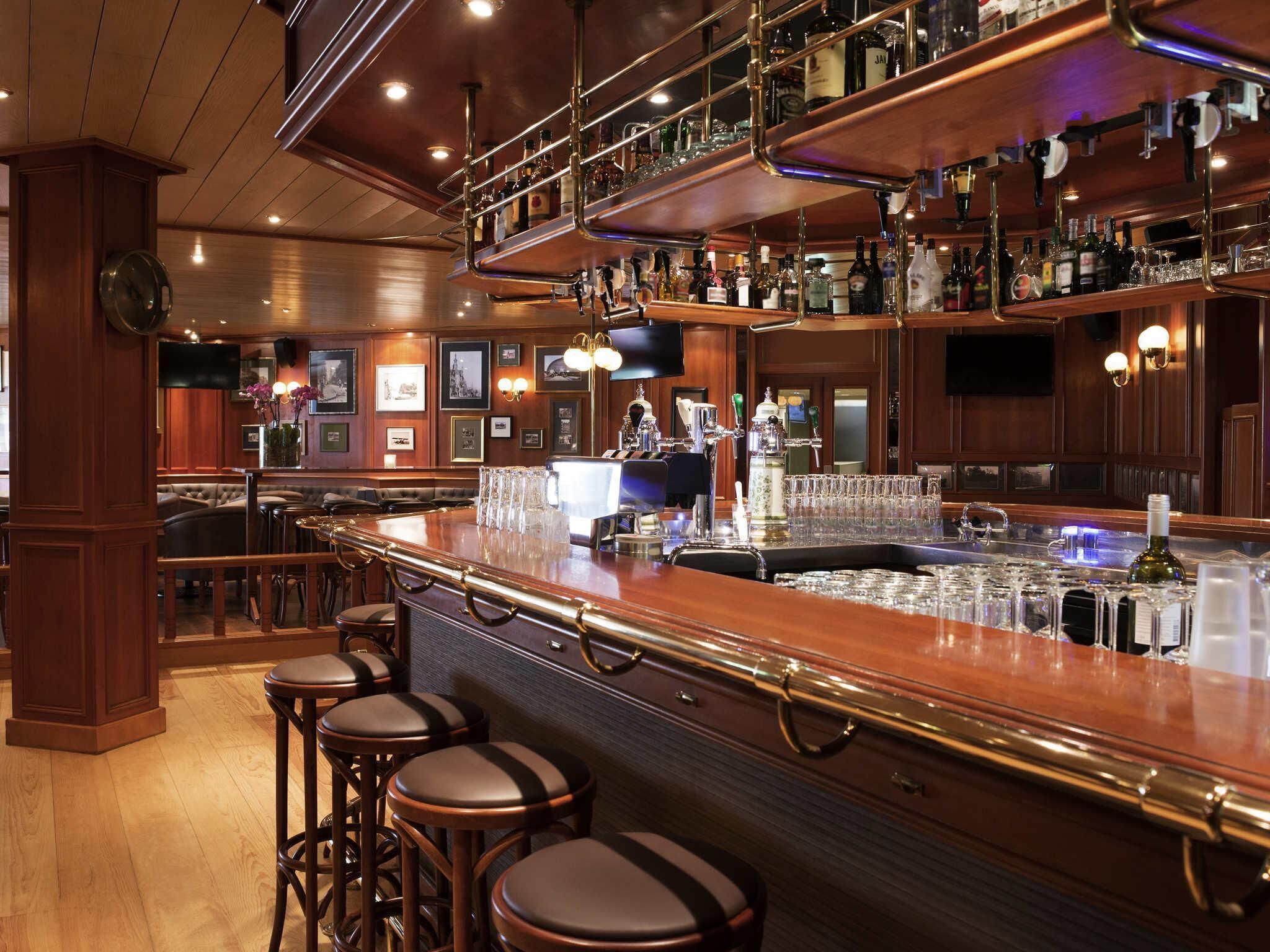 Bar (in der Unterkunft)