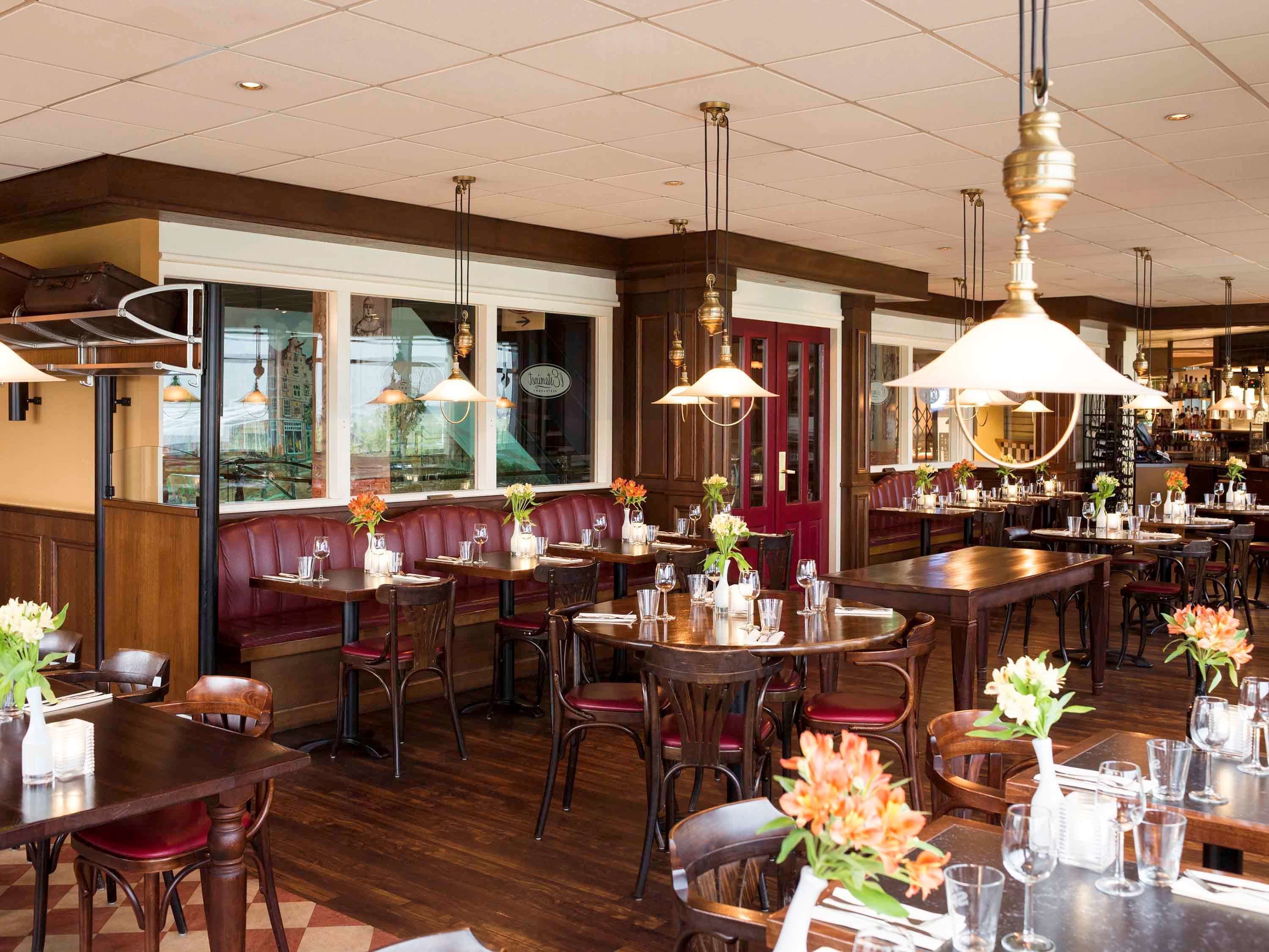 2 restaurants; ze serveren er ontbijt, lunch, diner en brunch 