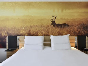 Superior-Zimmer, 1 King-Bett und Schlafsofa | Hochwertige Bettwaren, Zimmersafe, laptopgeeigneter Arbeitsplatz
