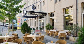 Terrace/patio - Berlin Mark Hotel (Berlin)