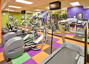 Fitness facility - Holiday Inn Manhattan at the Campus by IHG (Manhattan)