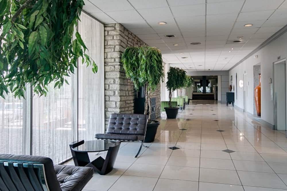 Holiday Inn Manhattan at the Campus by IHG