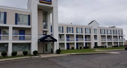 Townhouse Lansing Near Calumet City I-94/ I-80