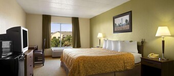 Travelodge by Wyndham Lansing IL