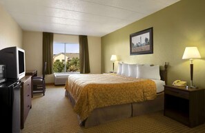 Desk, laptop workspace, iron/ironing board, free WiFi - Townhouse Lansing Near Calumet City I-94/ I-80 (Lansing)