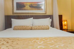 Superior Double Room | Peralatan tempat tidur premium, gebar bulu kapas, bar mini 