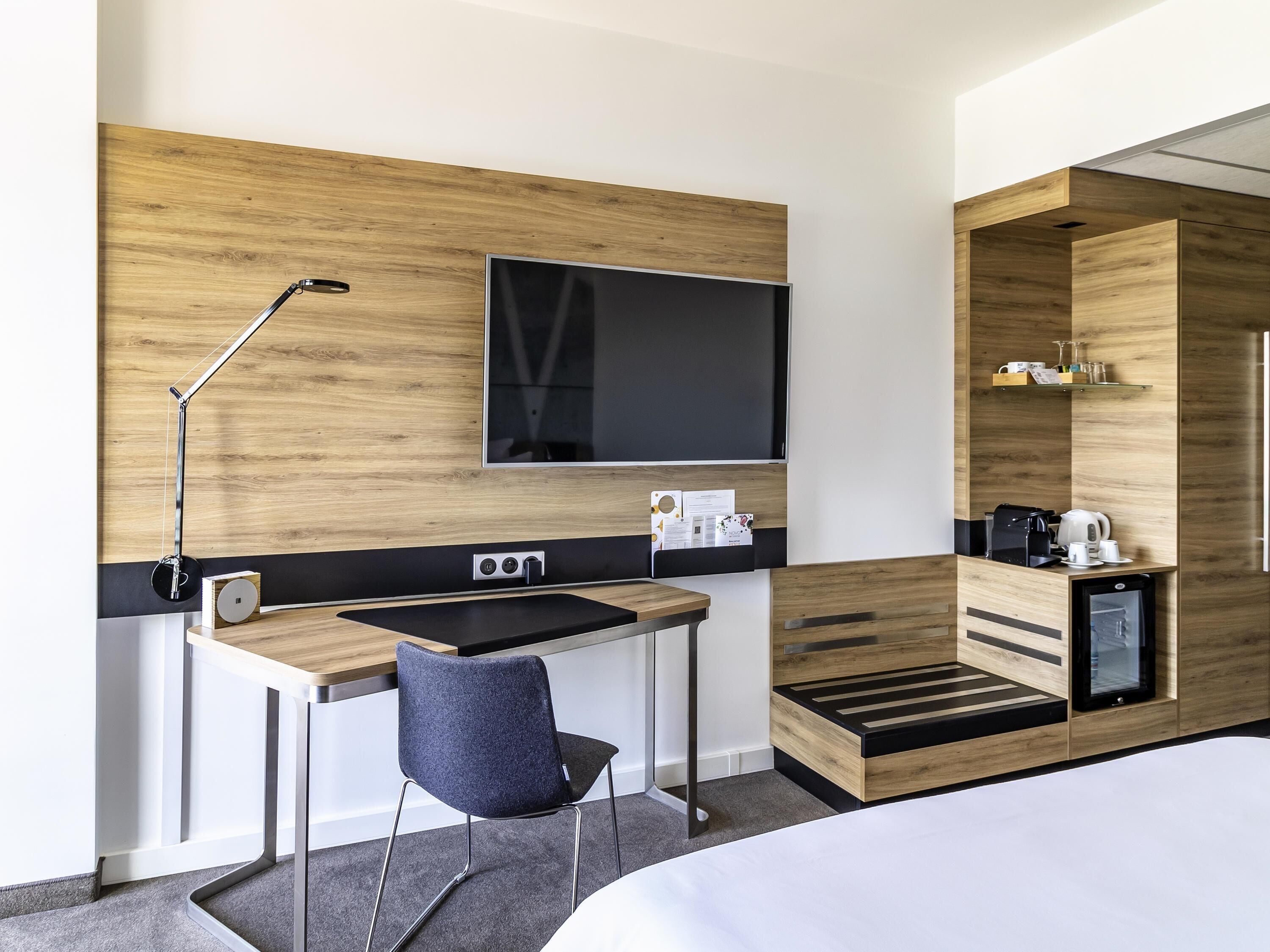 Rom – executive, 1 dobbeltseng med sovesofa | Allergitestet sengetøy, safe på rommet, skrivebord og blendingsgardiner