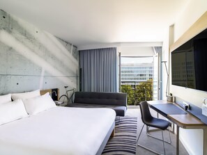 低過敏寢具、客房內保險箱、書桌、遮光布/窗簾