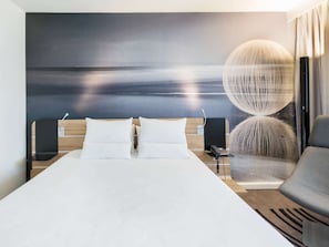 Executive-Zimmer, 1 Doppelbett und Schlafsofa | Allergikerbettwaren, Zimmersafe, Schreibtisch, Verdunkelungsvorhänge