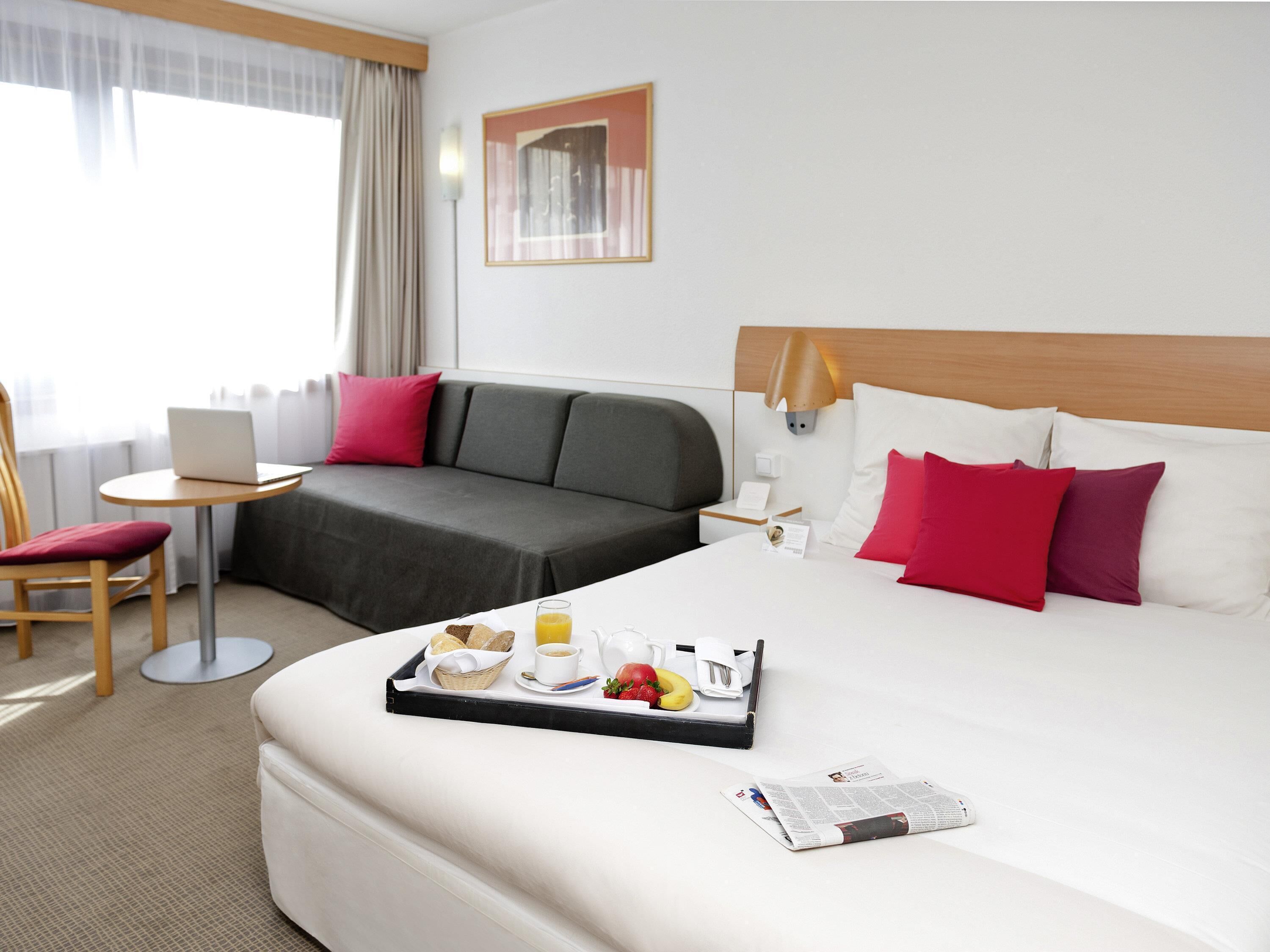 Standard Room, 1 Double Bed with Sofa bed | Hypo-allergenic bedding, in-room safe, desk, blackout drapes