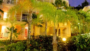 Fassade der Unterkunft – Abend/Nacht