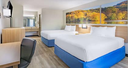 Days Inn by Wyndham Spartanburg Waccamaw