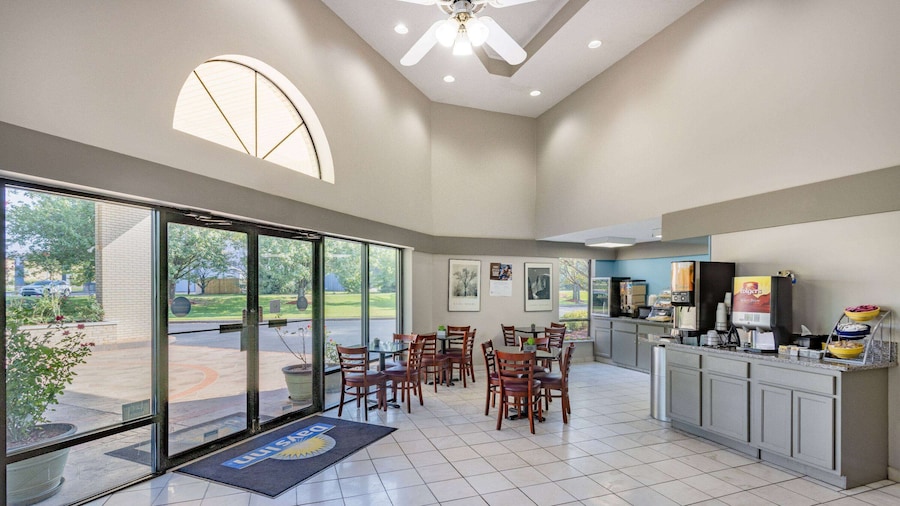 Days Inn by Wyndham Spartanburg Waccamaw