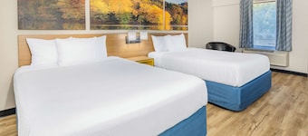 Days Inn by Wyndham Spartanburg Waccamaw