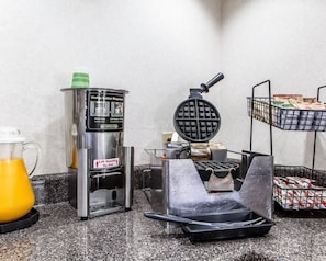 Free continental breakfast 