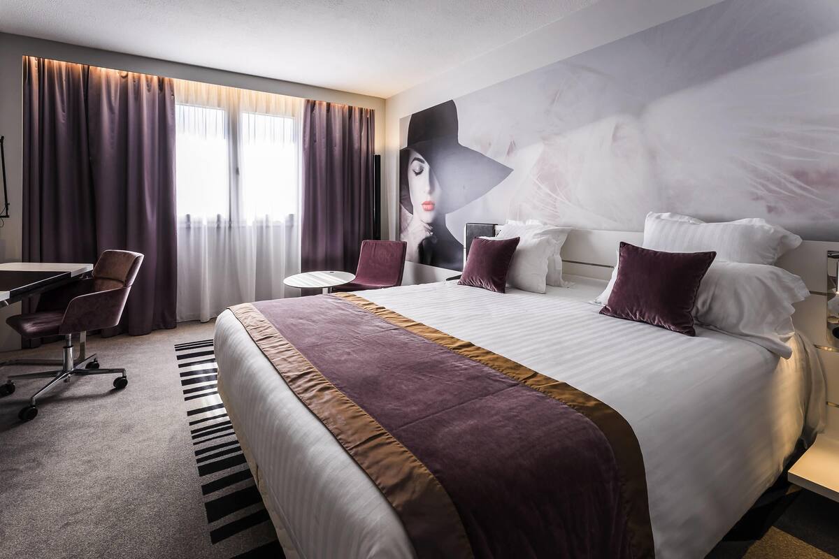 Kamar Eksekutif, Beberapa Tempat Tidur | Brankas, meja kerja, tirai kedap cahaya, dan kedap suara
