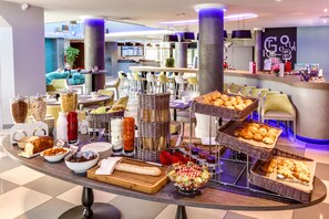 Dagelijks ontbijtbuffet (EUR 19 per persoon)