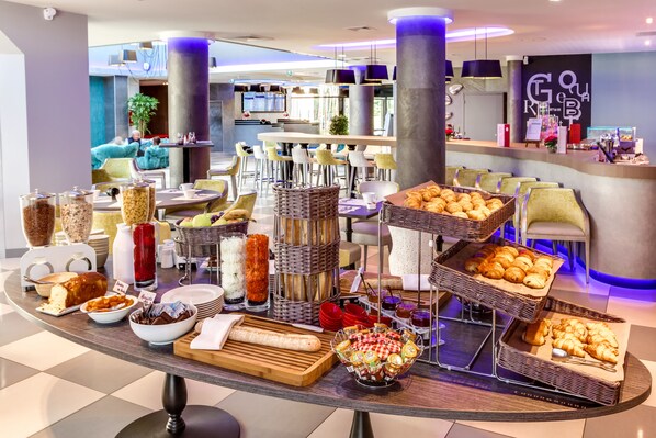 Daily buffet breakfast (EUR 19 per person)