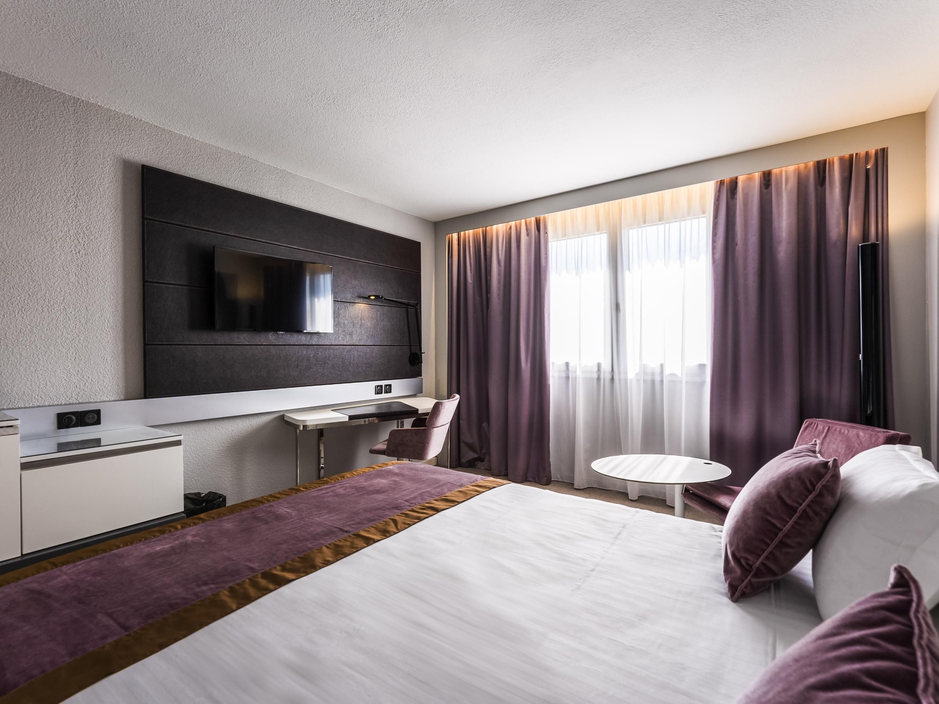 executive room, multiple beds | in-room safe, desk, blackout curtains, soundproofing
