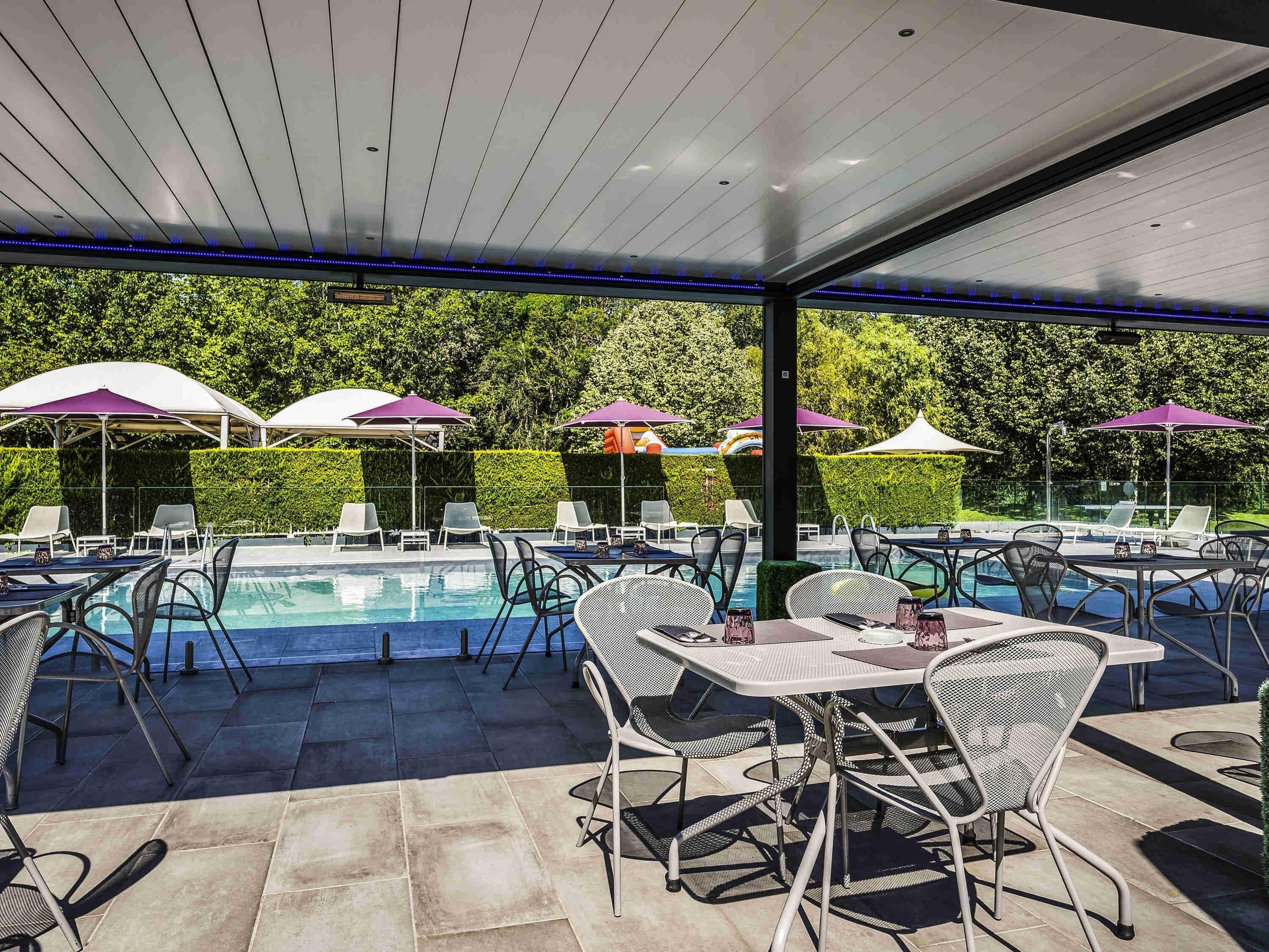 lunch, dinner served; french cuisine, al fresco dining