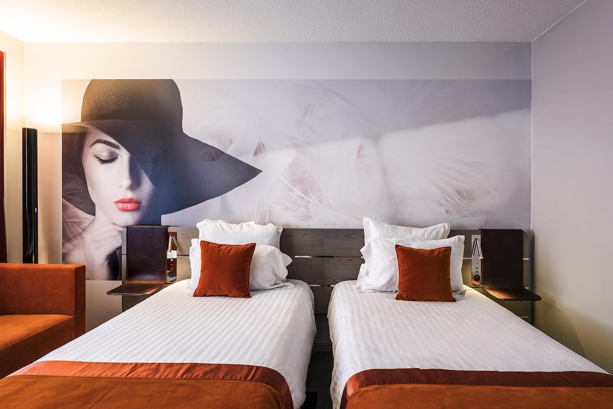 Classic Twin Room, 2 Twin Beds | In-room safe, desk, blackout drapes, soundproofing