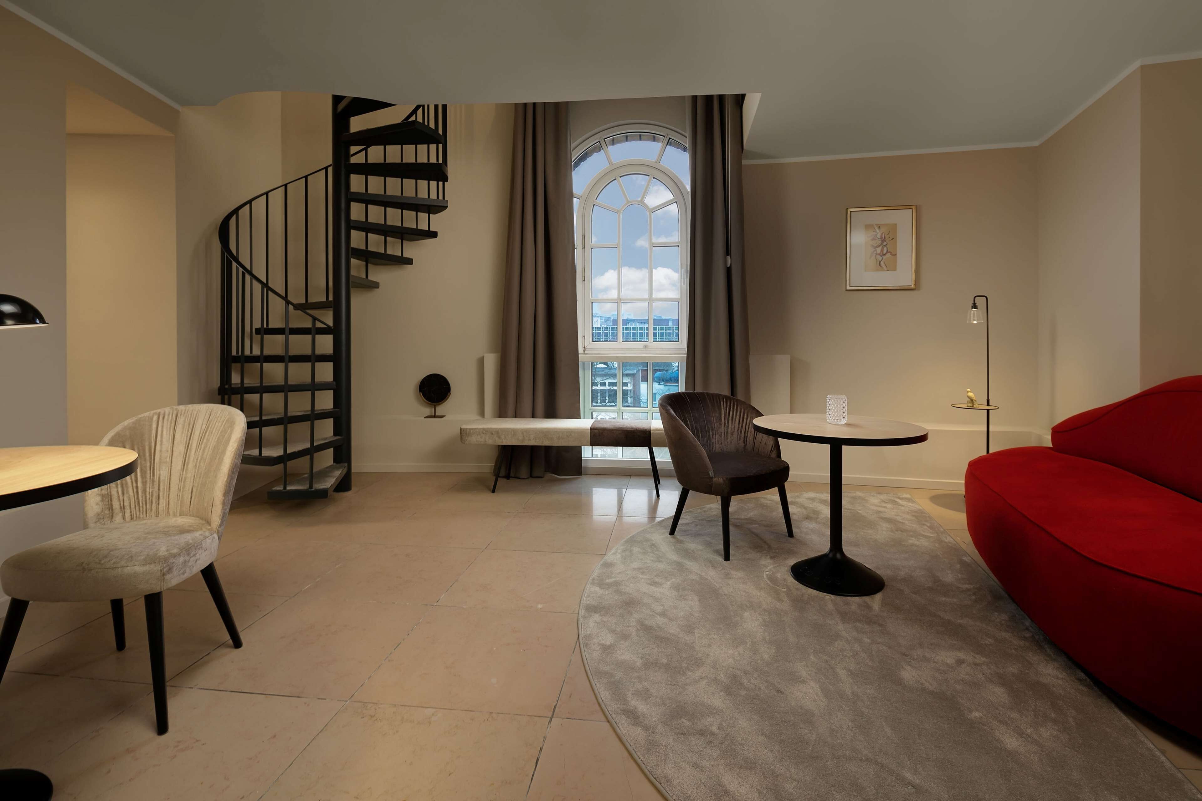 55-英寸智能电视 （配备数码频道）、电视