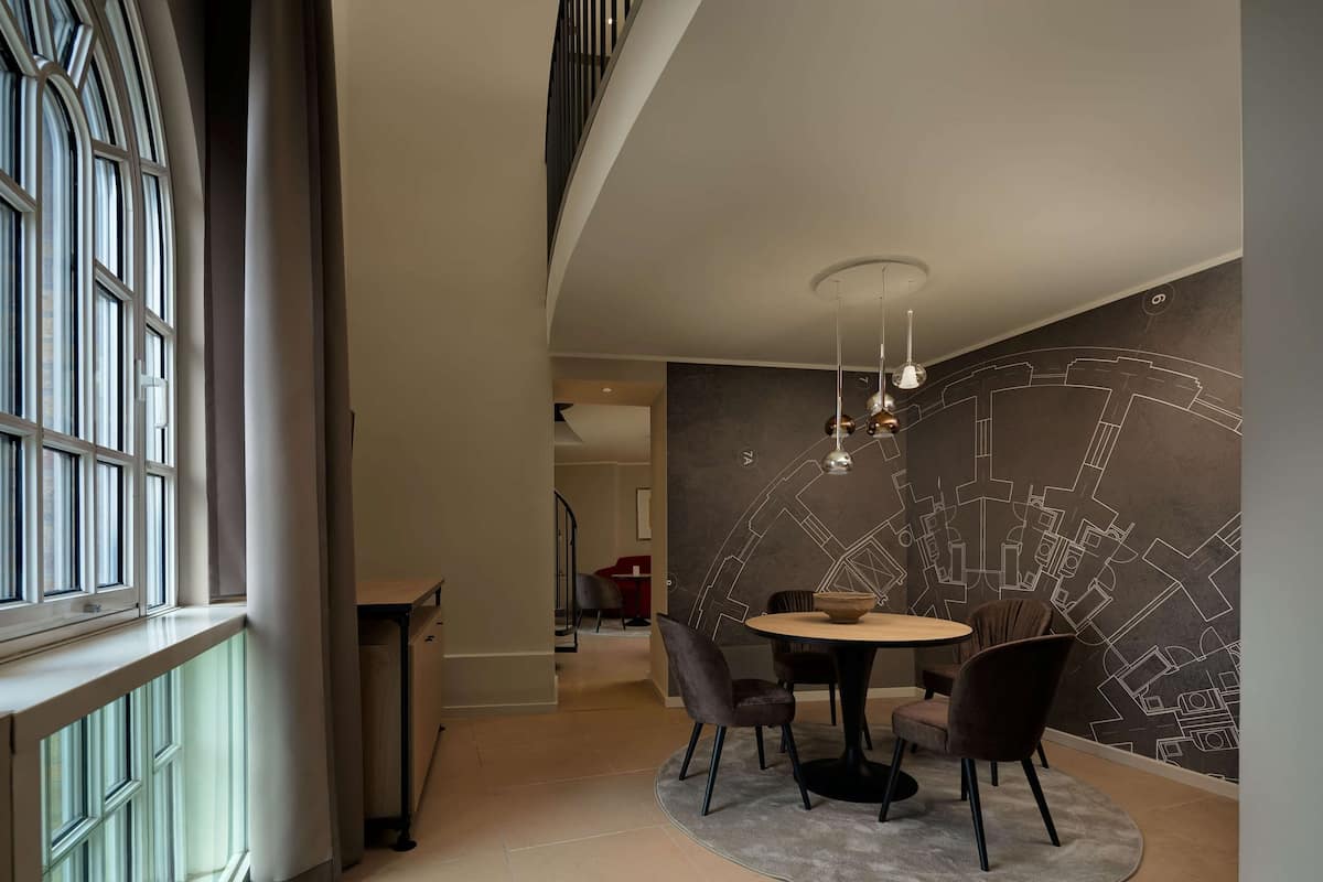 Smart TV de 55 pulgadas con canales digitales y televisión