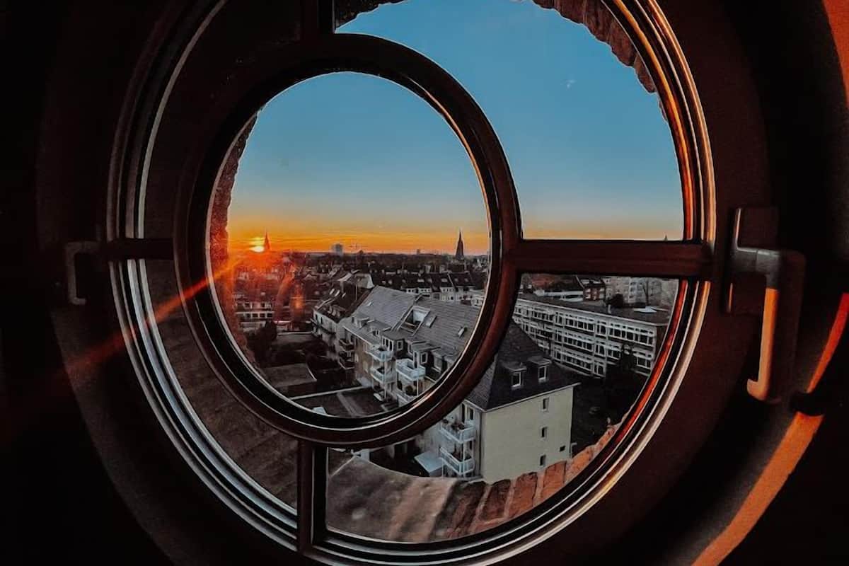 Sviitti, 1 suuri parisänky (Tower Duplex) | Allergiatestatut vuodevaatteet, untuvapeitot, minibaari