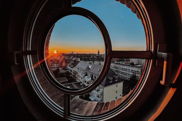 Suite, 1 King Bed (Tower Duplex)