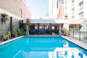 Outdoor pool - Seasons Of Perth (Perth)