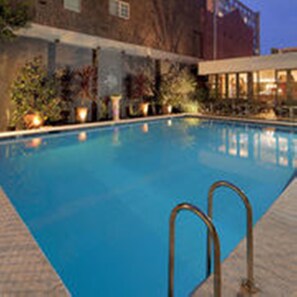 Outdoor pool - Seasons Of Perth (Perth)