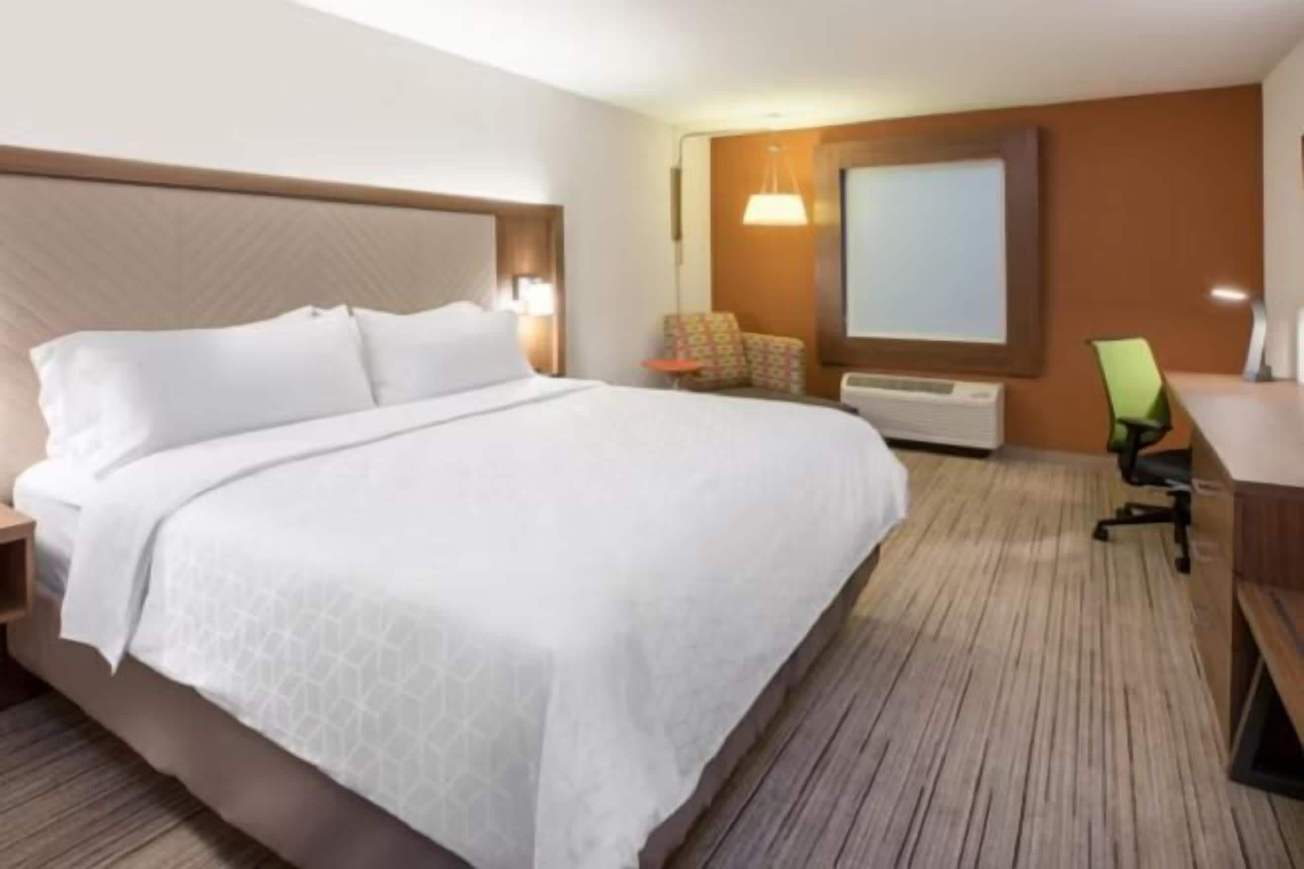 Bureau, fer et planche à repasser, lits bébé (gratuits), Wi-Fi gratuit