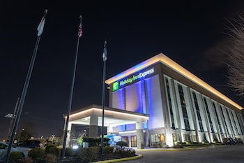 Holiday Inn Express Newark Airport Elizabeth by IHG