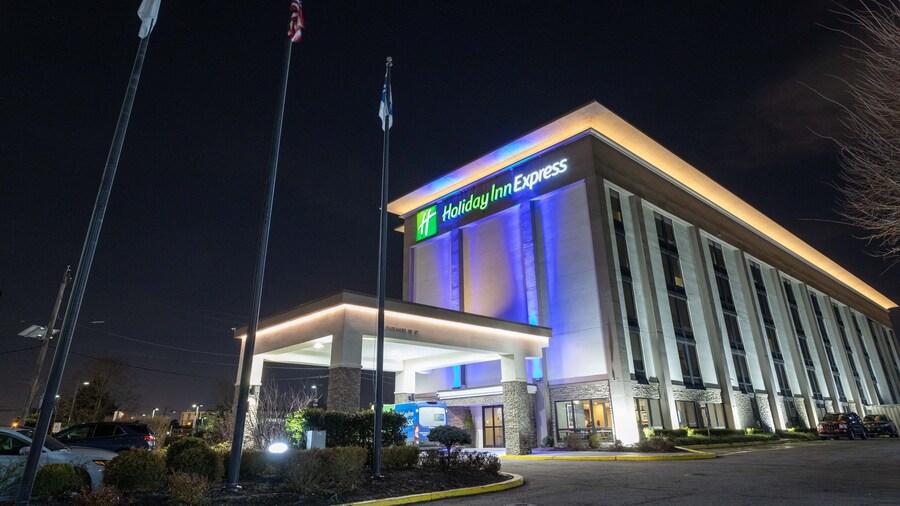 Holiday Inn Express Newark Airport Elizabeth by IHG