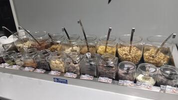 Daily buffet breakfast (NZD 30.00 per person)