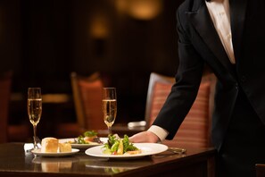 4 restaurants; breakfast, lunch and dinner served  - Hotel Nikko Princess Kyoto (Kyoto)