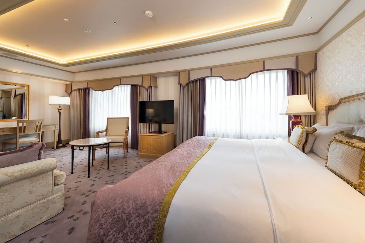 Executive Deluxe King Double, Non-Smoking (North Facing, 45 sqm)