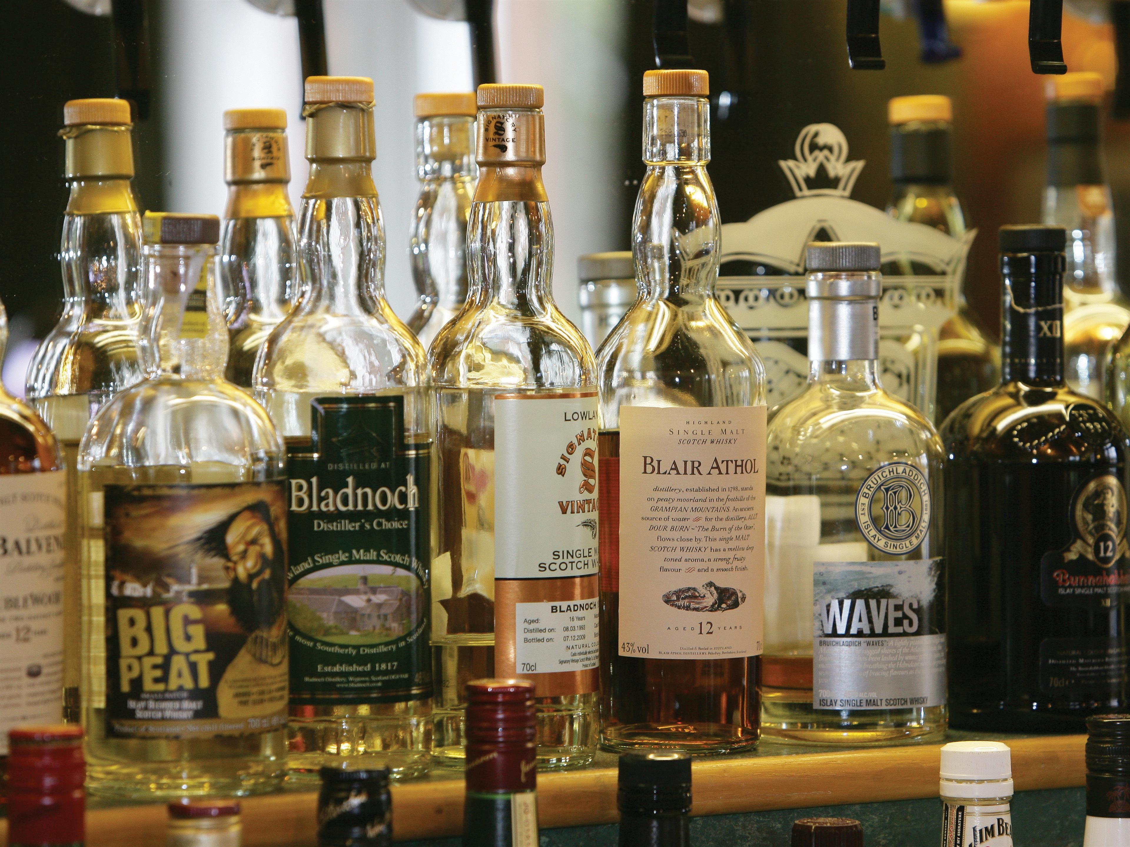 breakfast and dinner served, international cuisine