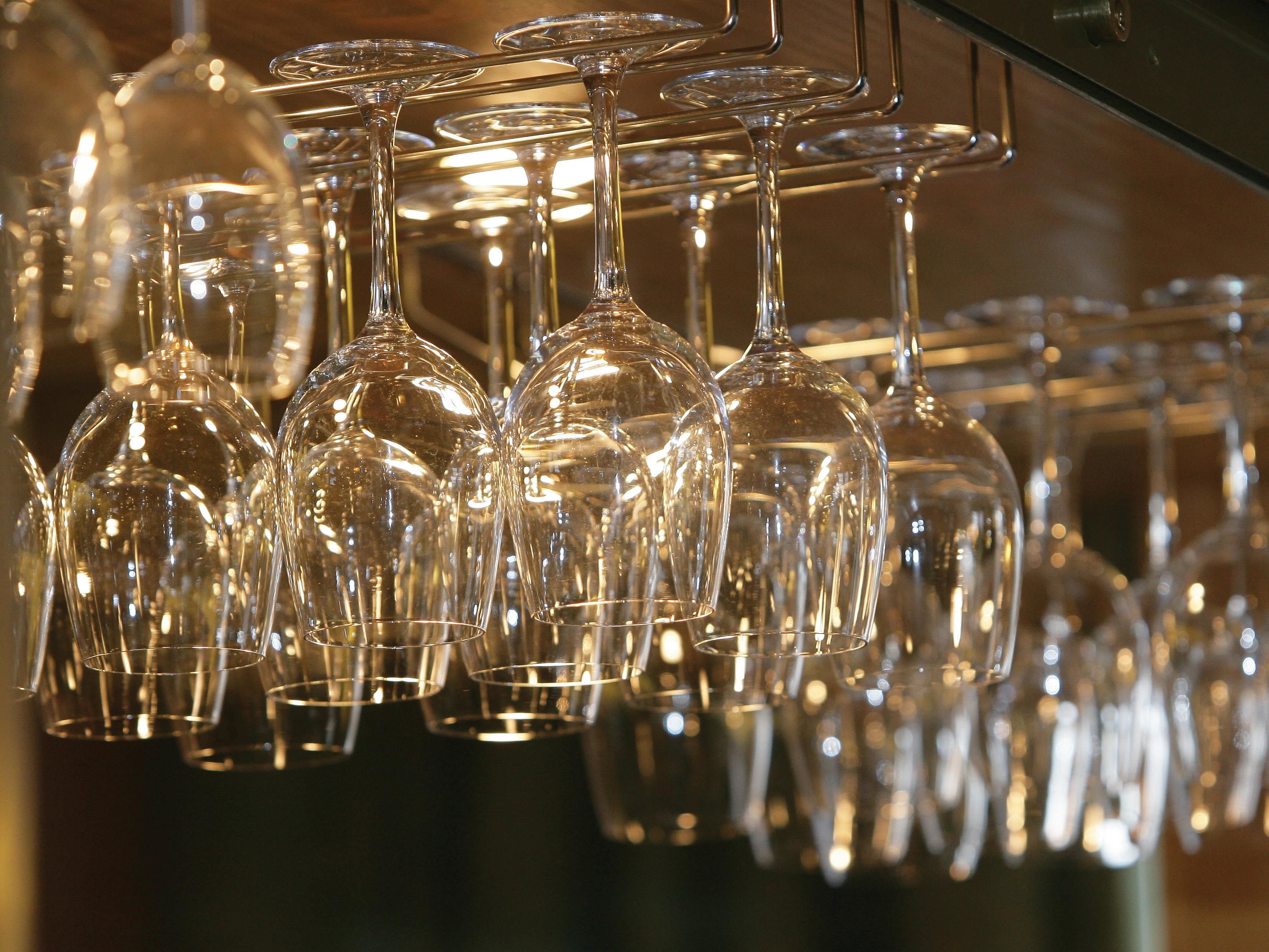 Breakfast and dinner served, international cuisine