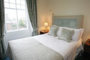 Iron/ironing board, free WiFi, bed sheets, alarm clocks - Best Western Station Hotel (Dumfries)