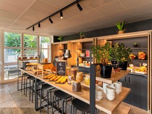 Daily buffet breakfast (EUR 13.50 per person)