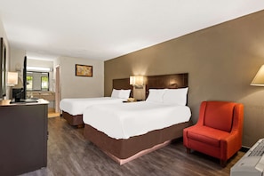 Desk, laptop workspace, iron/ironing board, free cribs/infant beds - Americas Best Value Inn Laurel (Laurel)