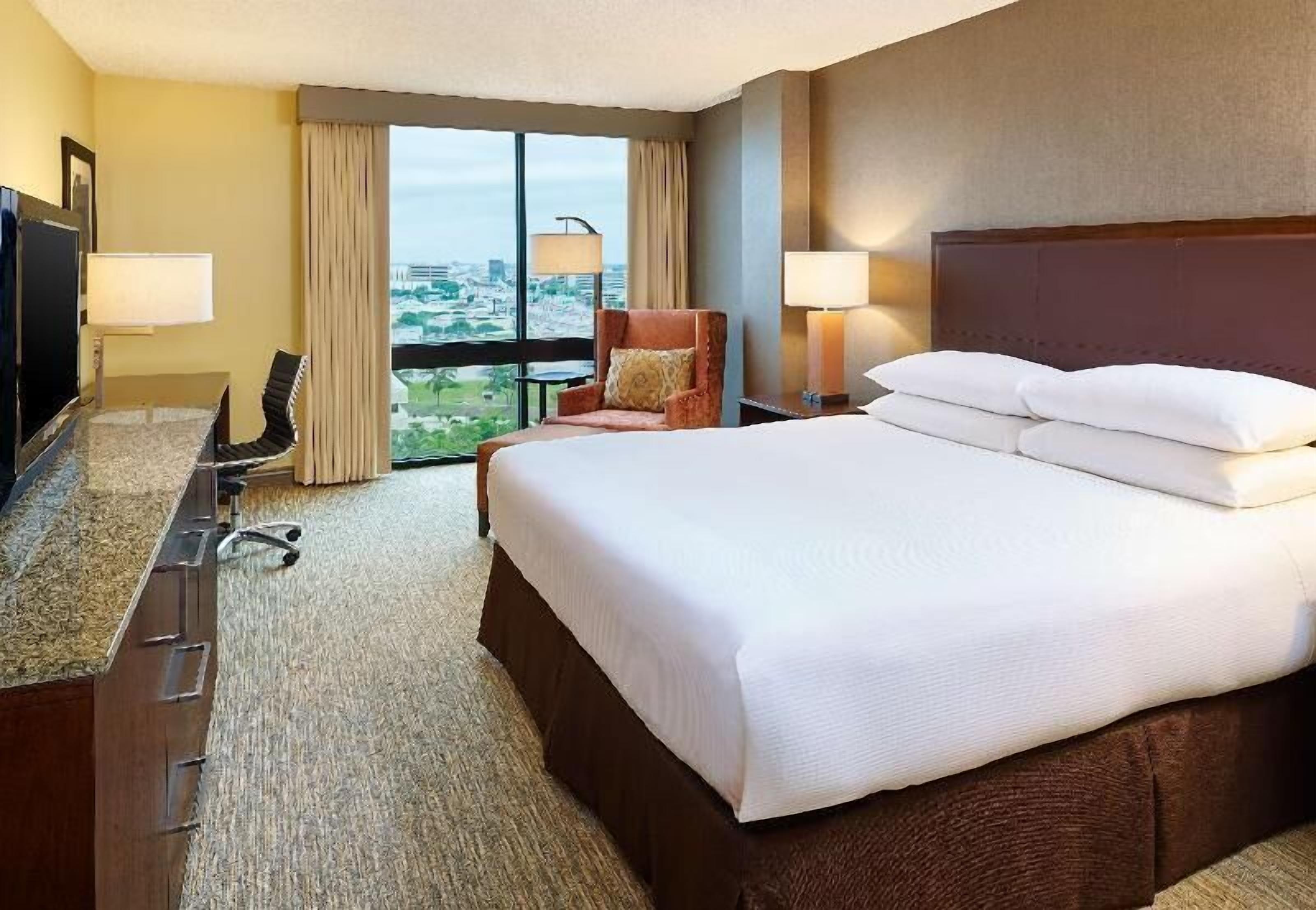 Pillowtop beds, in-room safe, desk, laptop workspace