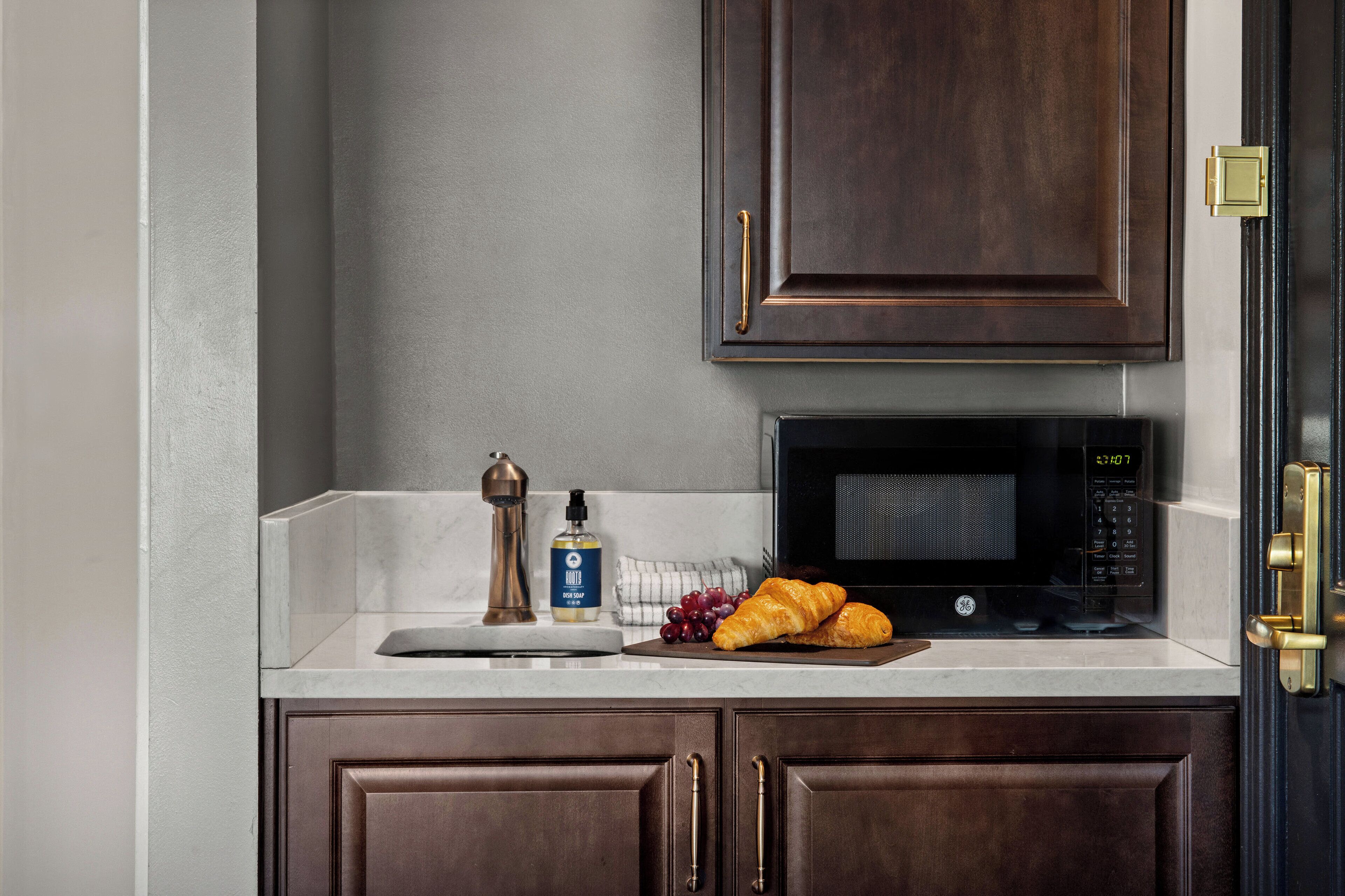 studio, 1 queen bed | view from room