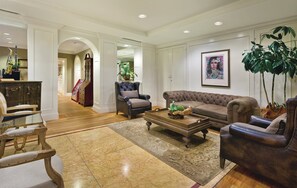 Sala de estar en el lobby