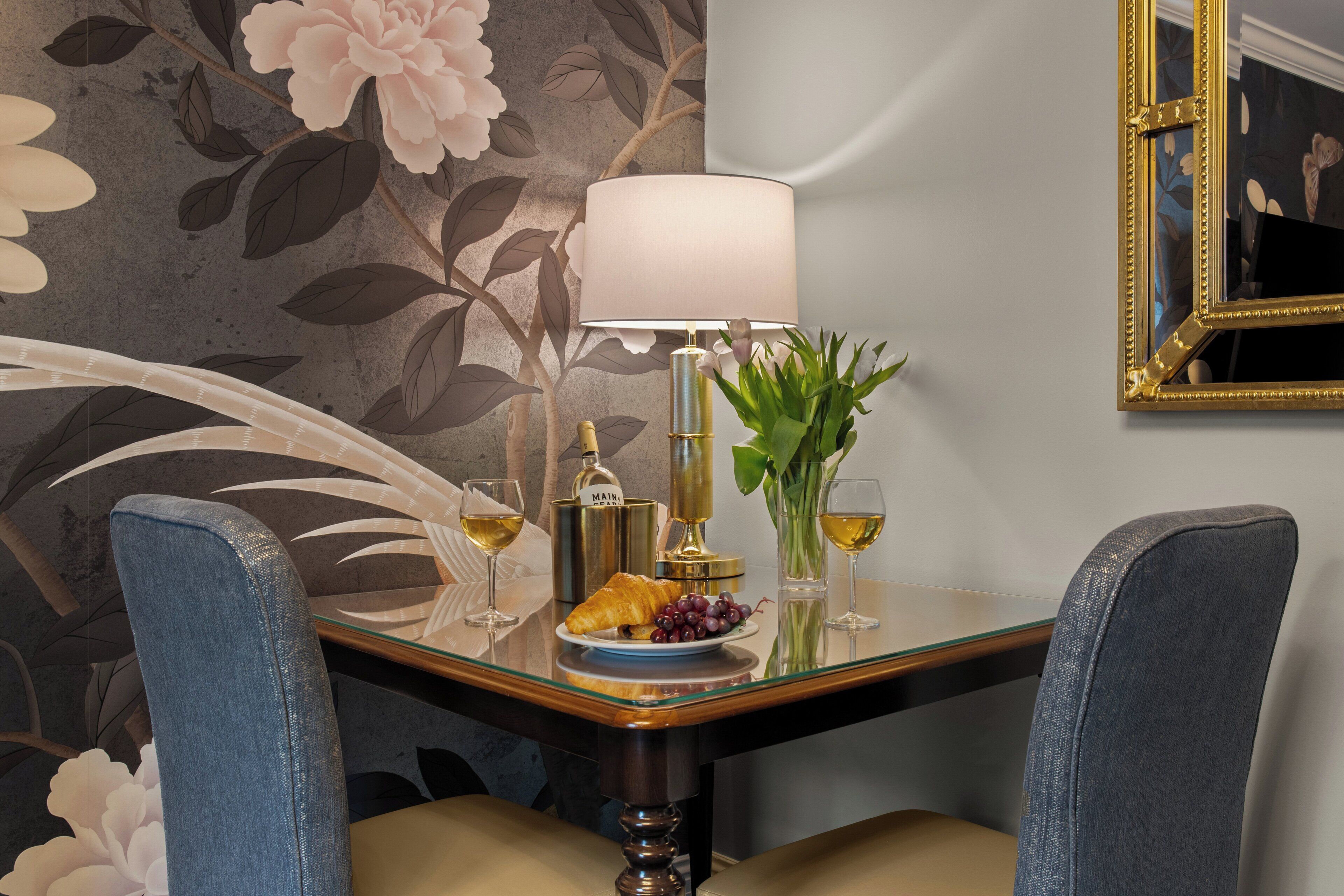 deluxe suite, 1 queen bed with sofa bed | hypo-allergenic bedding, pillow-top beds, blackout curtains, free wifi