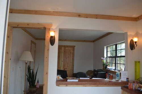 Granbury Inn & Suites