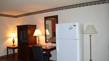 Meja kerja, setrika/meja setrika, Wi-Fi gratis, dan seprai linen