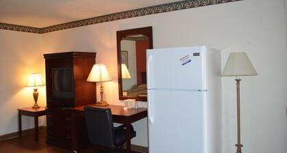 Granbury Inn & Suites